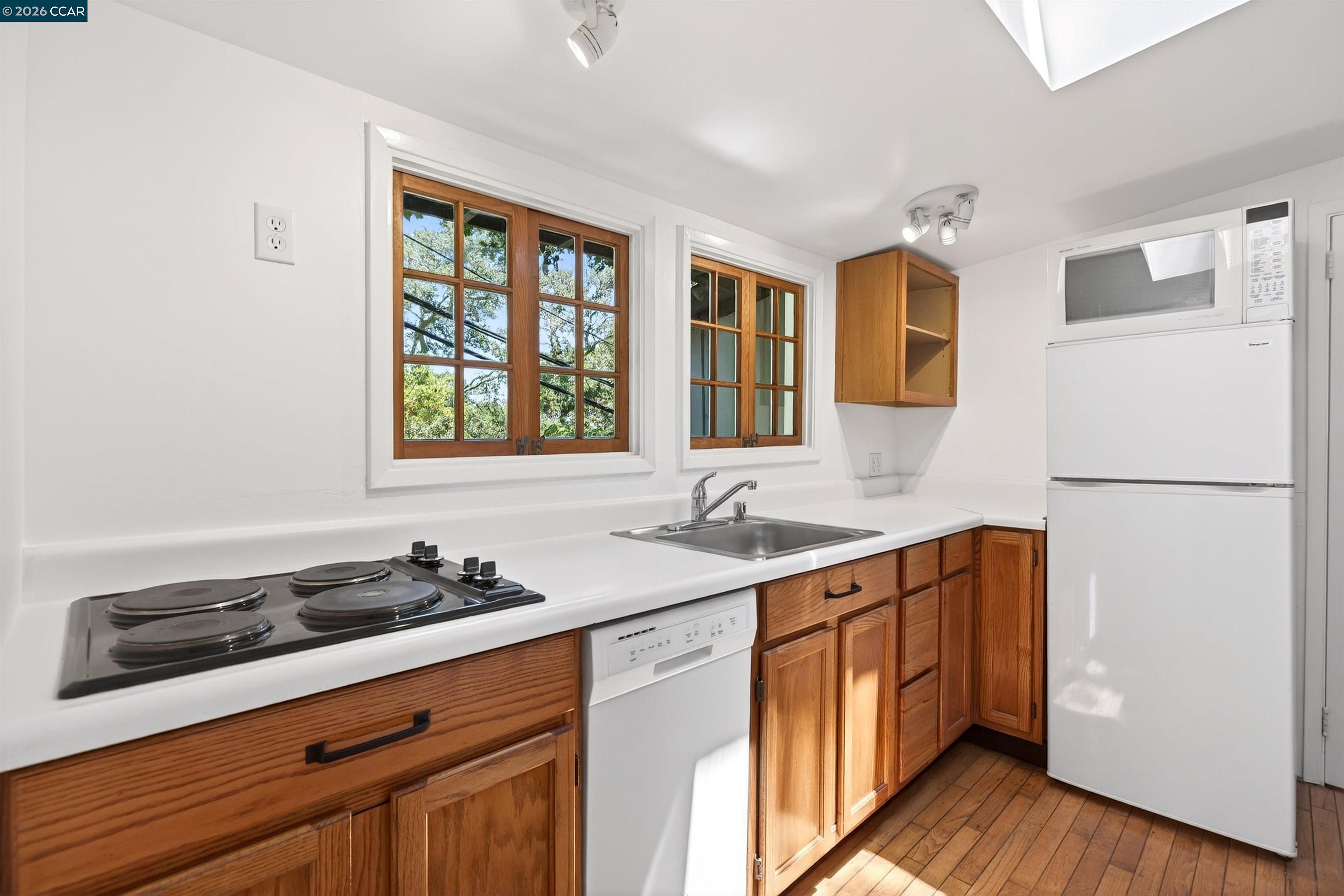 16 El Rincon Orinda, CA 94563 - Photo 13 of 22