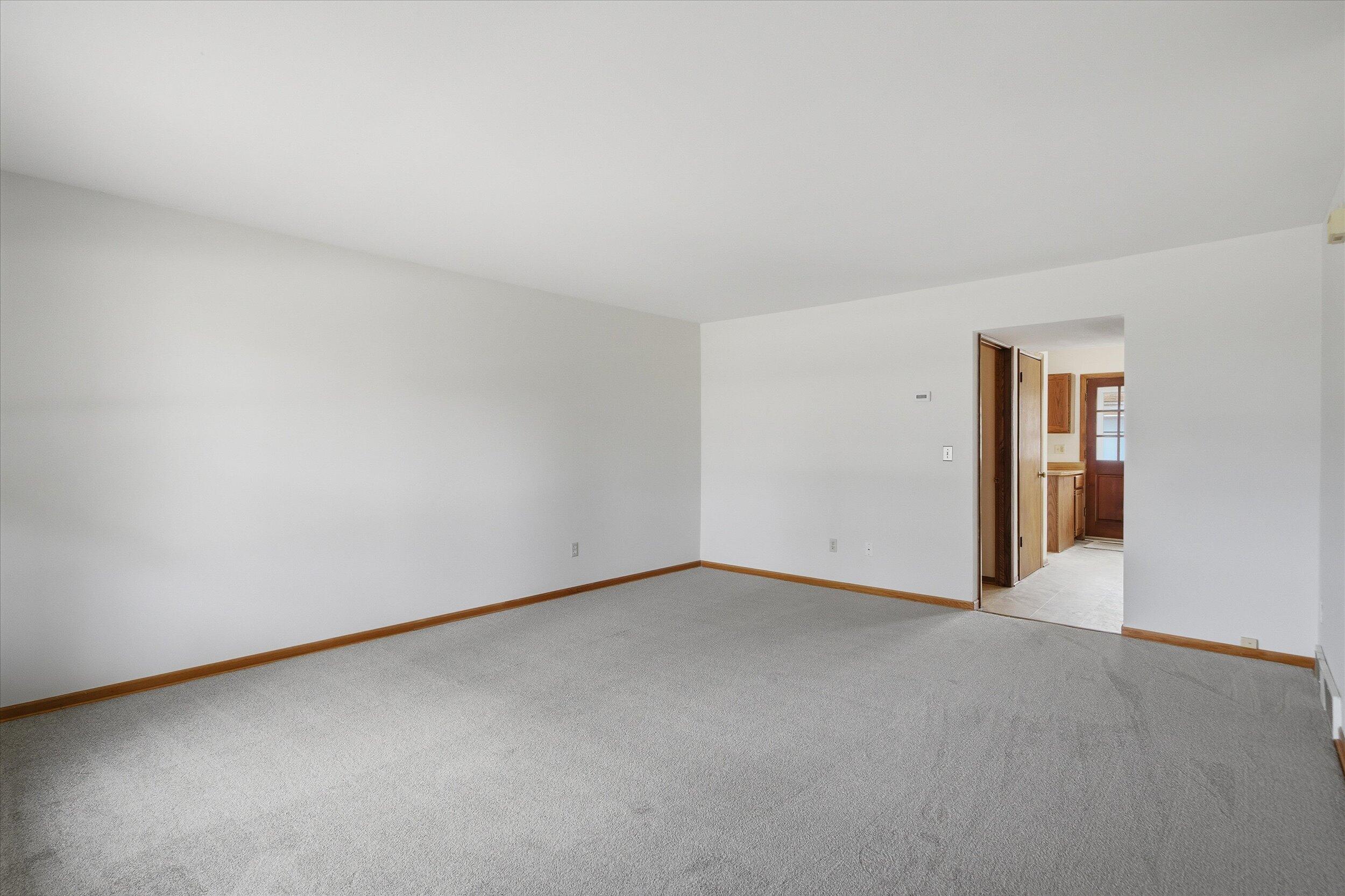 2017 Woodburn Road, Unit B Waukesha, WI 53188 - Photo 5 of 34 Living Room