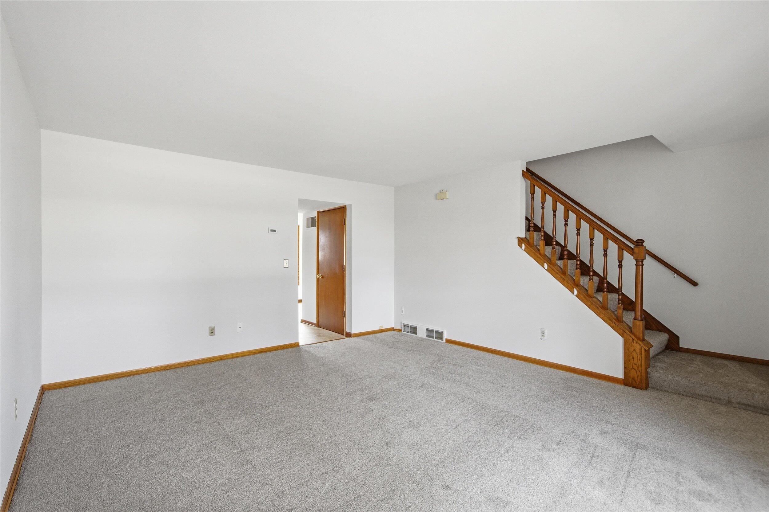 2017 Woodburn Road, Unit B Waukesha, WI 53188 - Photo 7 of 34 Living Room