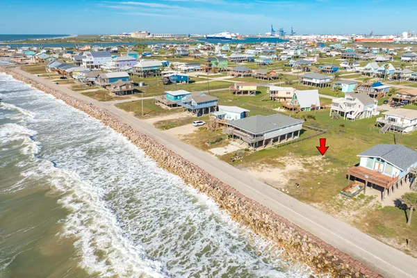 $250,000 | 802 Beach Drive, Surfside Beach, TX 77541
