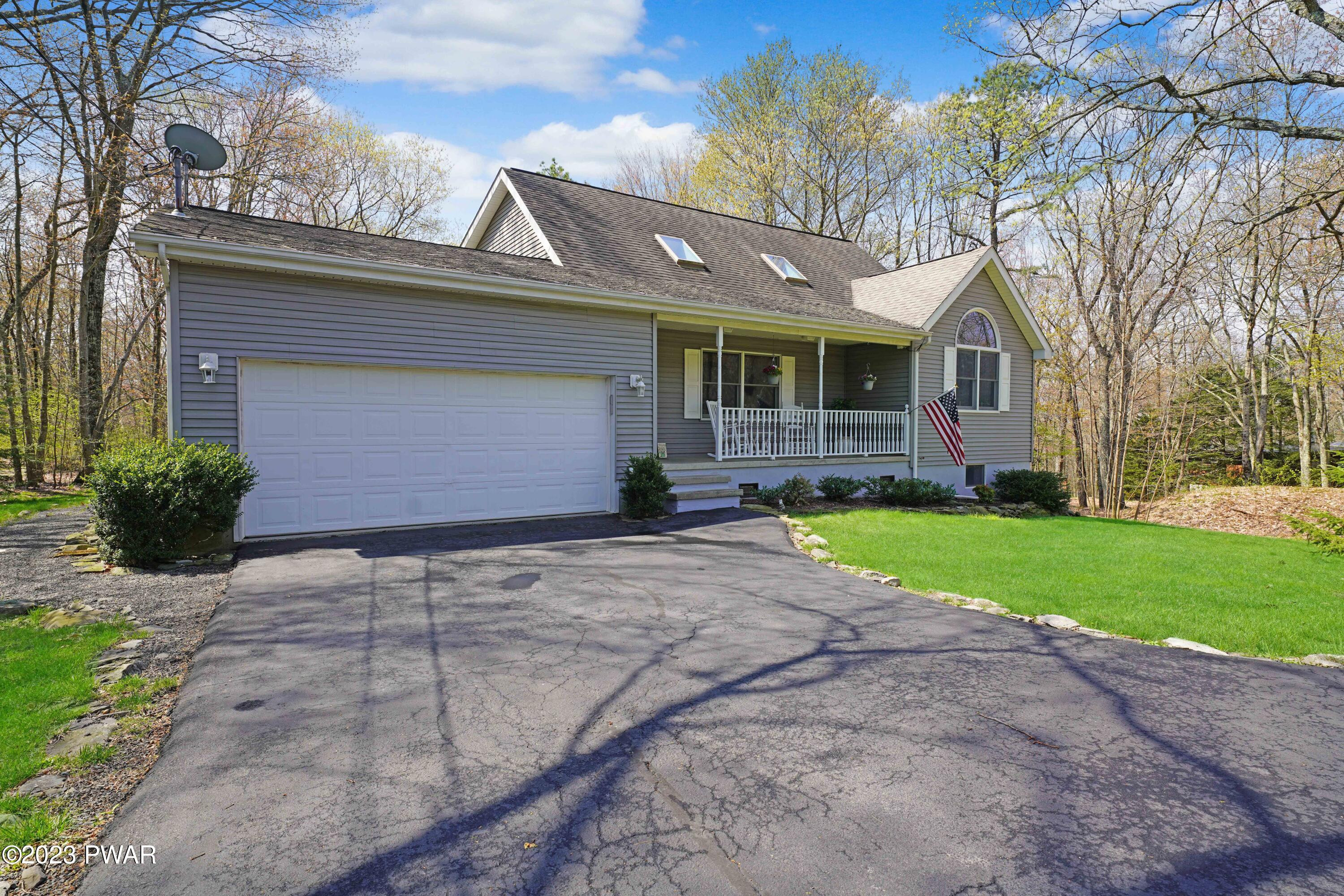 536 Maple Ridge Drive Hawley, PA 18428 - Photo 2 of 97 DSC08754