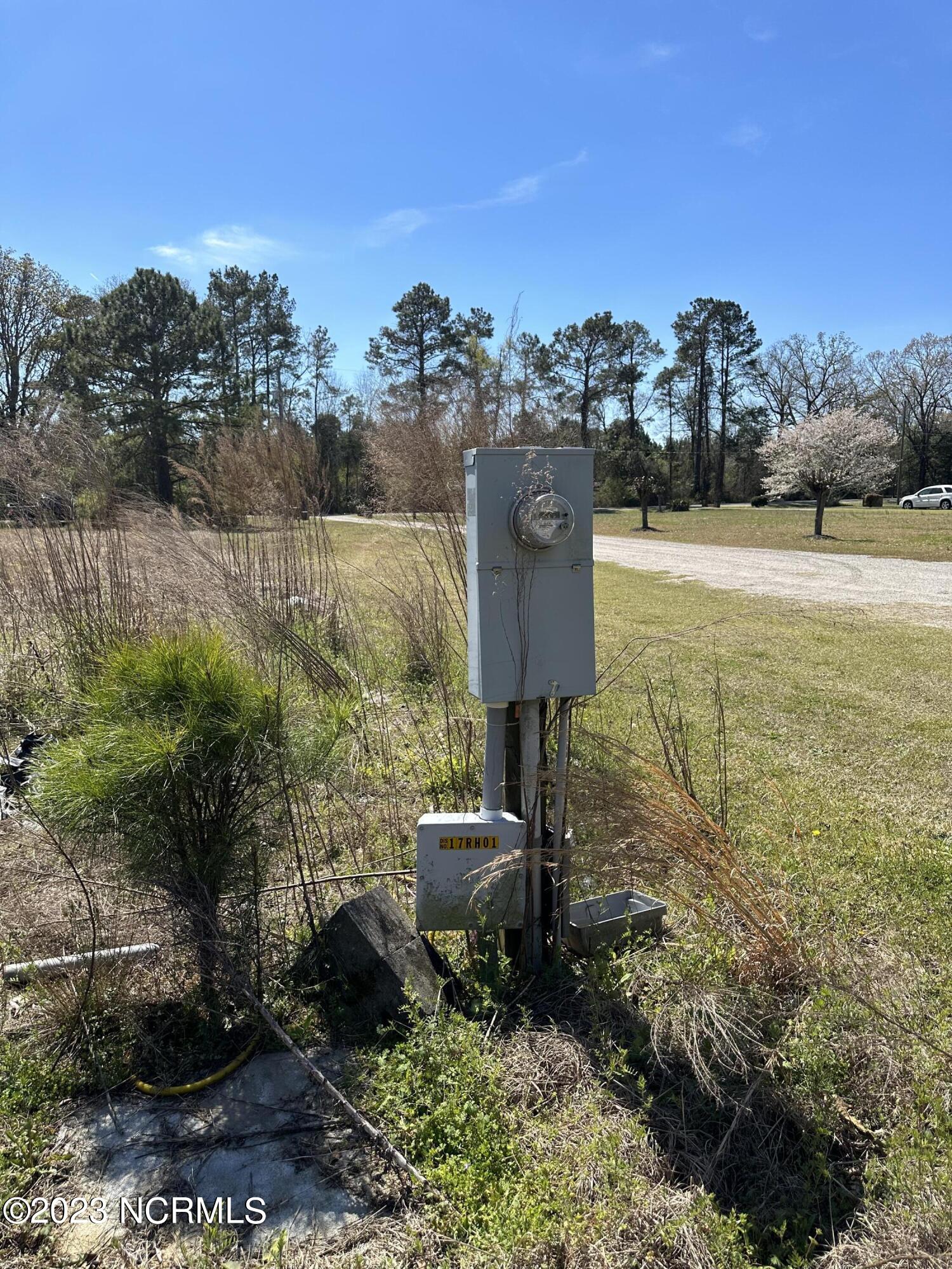 7161 Old Wire Road Laurel Hill, NC 28351 - Photo 3 of 4 3A7A2522-D1B7-48EB-BAA4-956CADD79703