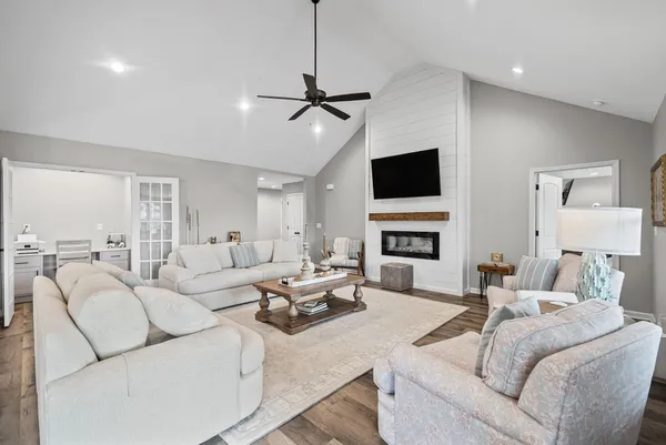 $385,000 | 623 North Rdg Drive, Hopkinsville, KY 42240