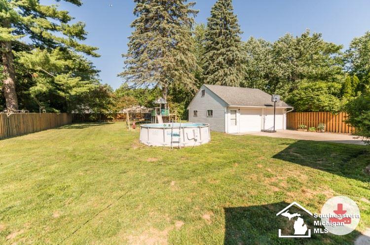 8349 Secor Road Lambertville, MI 48144 - Photo 7 of 30