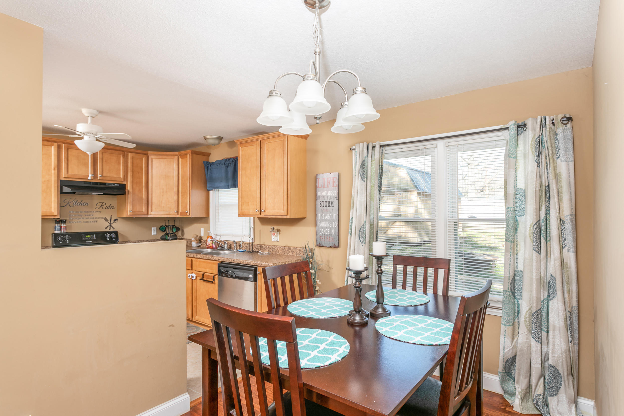 102 Mcafee Road Rossville, GA 30741 - Photo 5 of 10 102 Mcafee_Dining