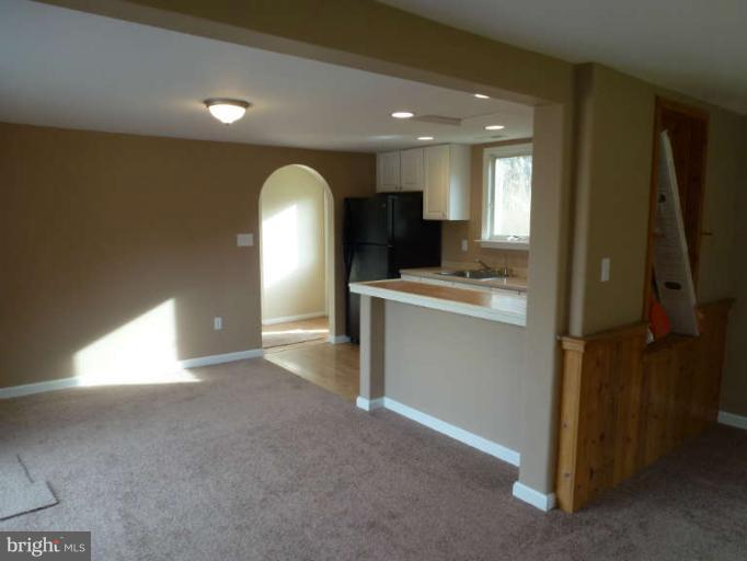 319 Perrys Corner Road Grasonville, MD 21638 - Photo 3 of 12 Living Room