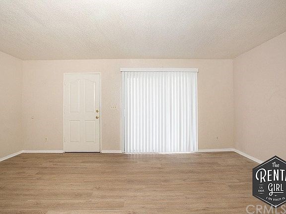 5416 Lime Avenue Long Beach, CA 90805 - Photo 11 of 23 Front Door Entry