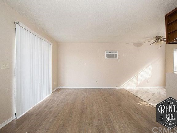 5416 Lime Avenue Long Beach, CA 90805 - Photo 12 of 23 Living Room with Kitchen Entry