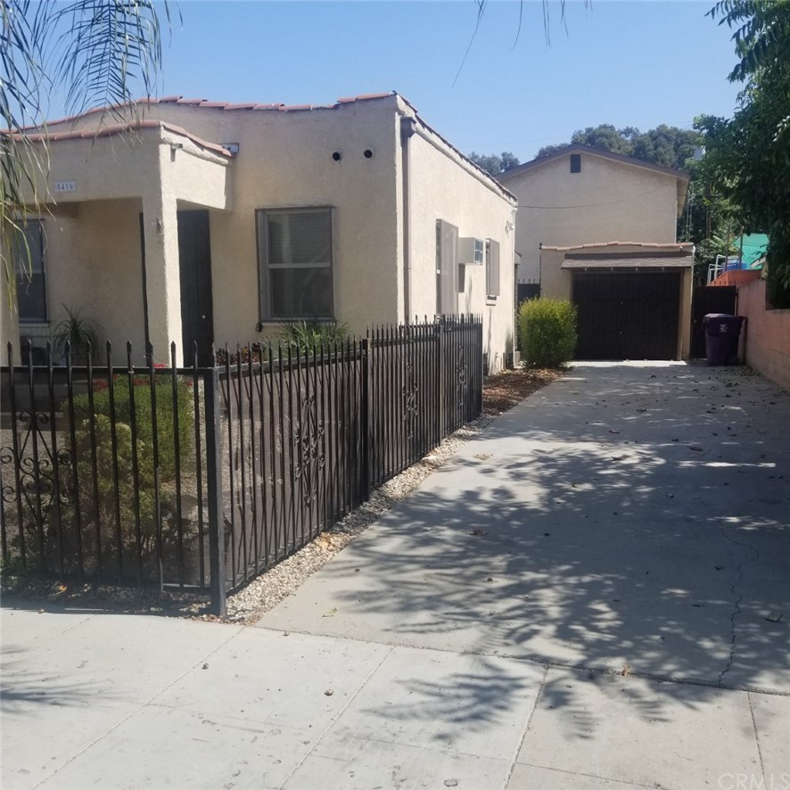 5416 Lime Avenue Long Beach, CA 90805 - Photo 4 of 23 Front Home Driveway and Garage View