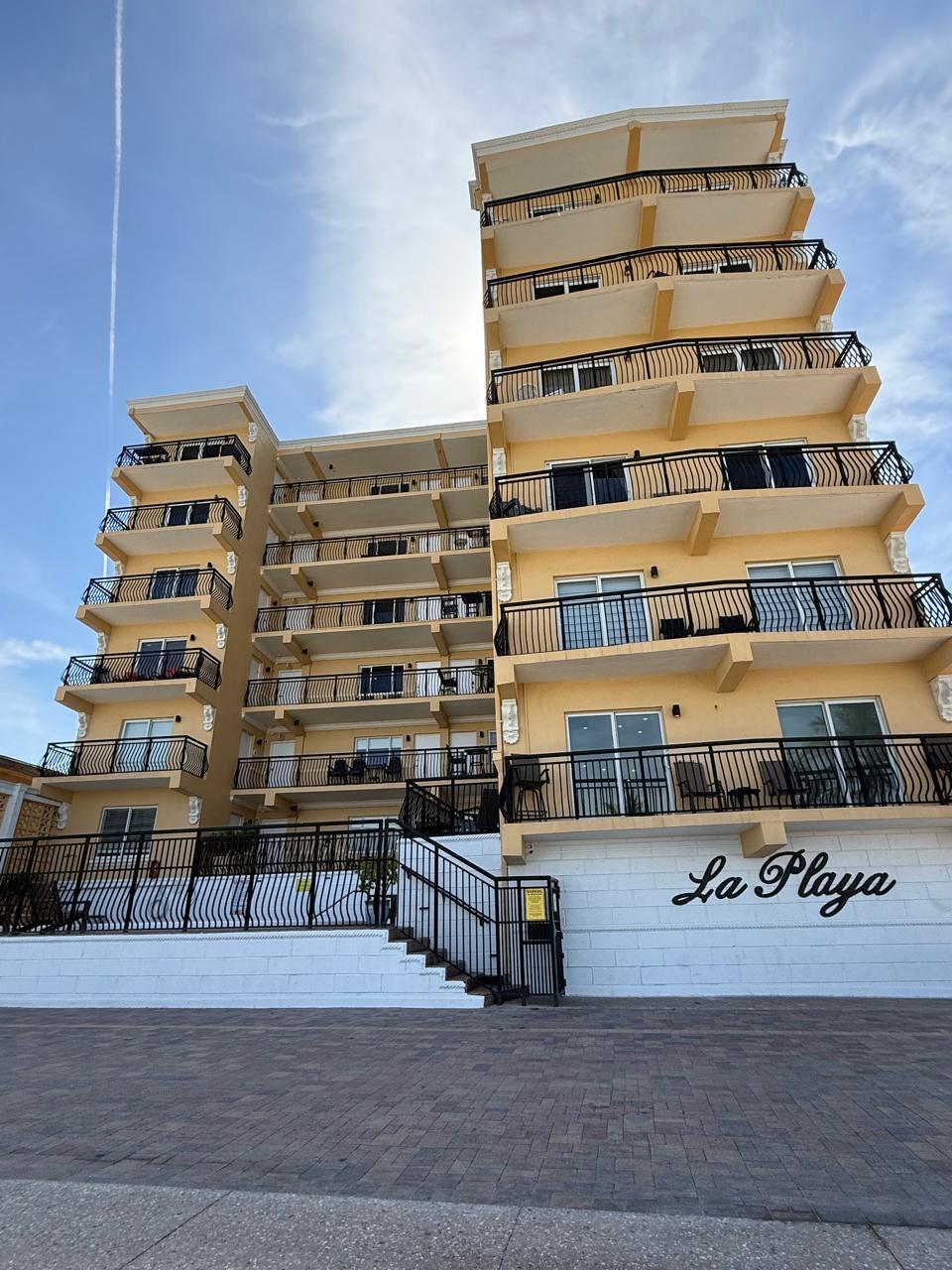 1815 North Surf Road, Unit 402 Hollywood, FL 33019 - Photo 1 of 35 01ee02dd-9294-4725-b28b-8e62e2fa20e7