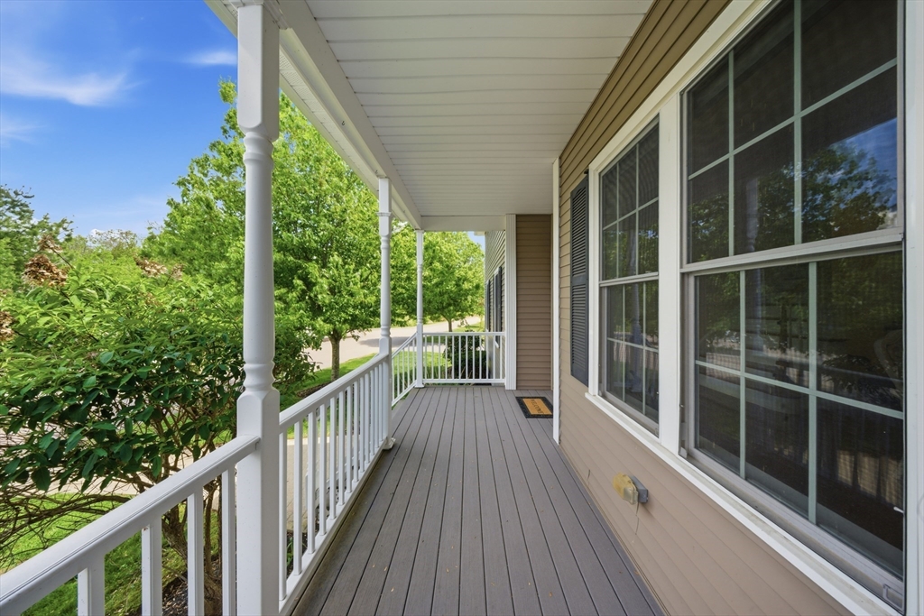 2 Williamsburg Way, Unit 2 Medway, MA 02053 - Photo 3 of 30