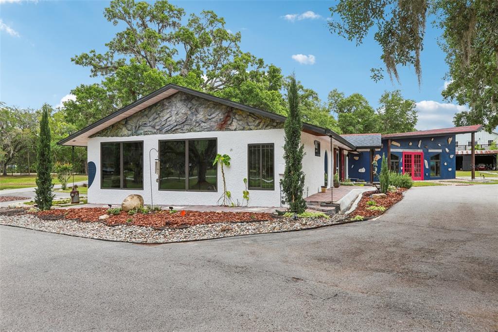 27616 Miller Road Dade City, FL 33525 - Photo 8 of 97