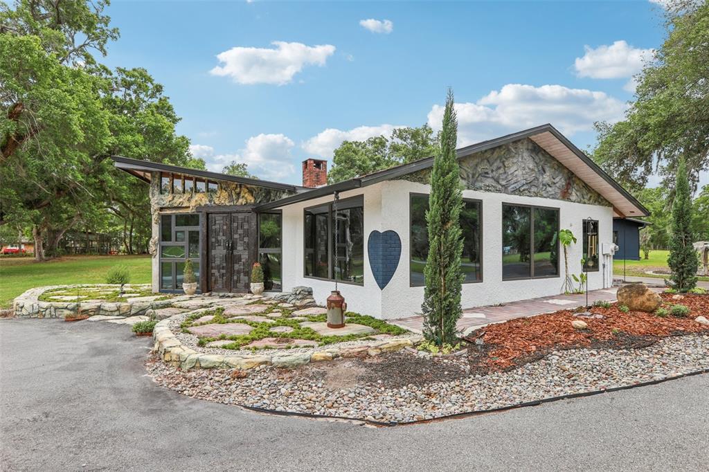 27616 Miller Road Dade City, FL 33525 - Photo 9 of 97