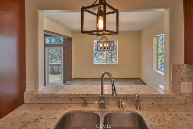 $1,250,000 | 27788 West Shore, Lake Arrowhead, CA 92352