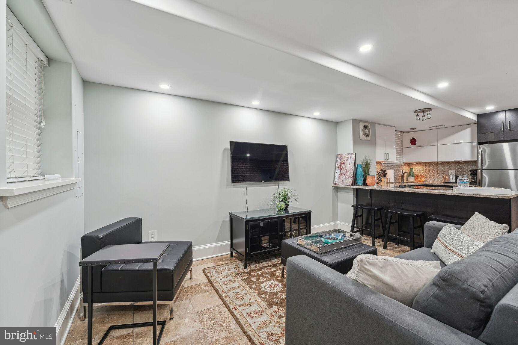 722 13th Street Southeast, Unit B Washington, DC 20003 - Photo 6 of 16