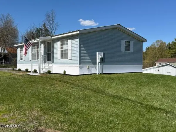 $157,500 | 52 2nd Avenue, Hadley, NY 12835