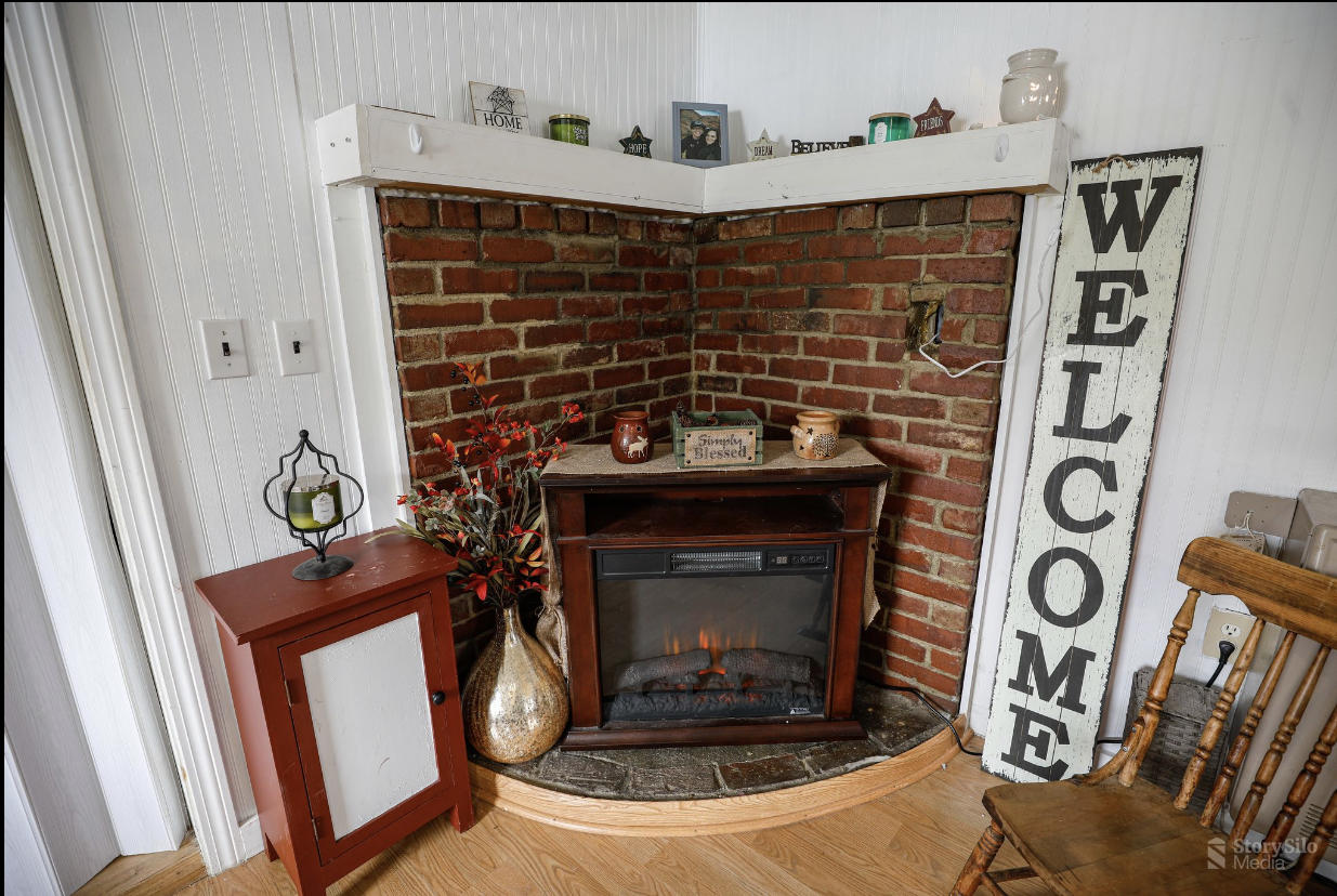 82 Fowlers Landing Road Hampden, ME 04444 - Photo 8 of 17 IMG_7915