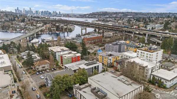 $3,200,000 | 4046 8th Avenue Northeast, Seattle, WA 98105