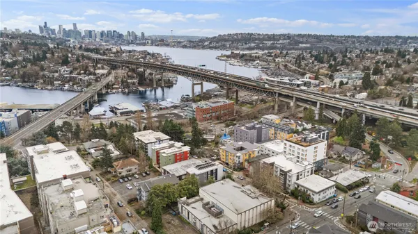 $3,200,000 | 4046 8th Avenue Northeast, Seattle, WA 98105