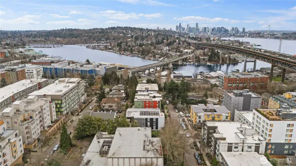 $3,200,000 | 4046 8th Avenue Northeast, Seattle, WA 98105