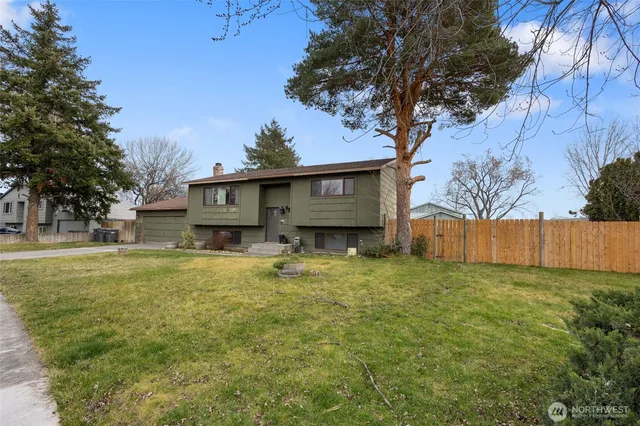 $399,000 | 520 North Conway Place, Kennewick, WA 99336