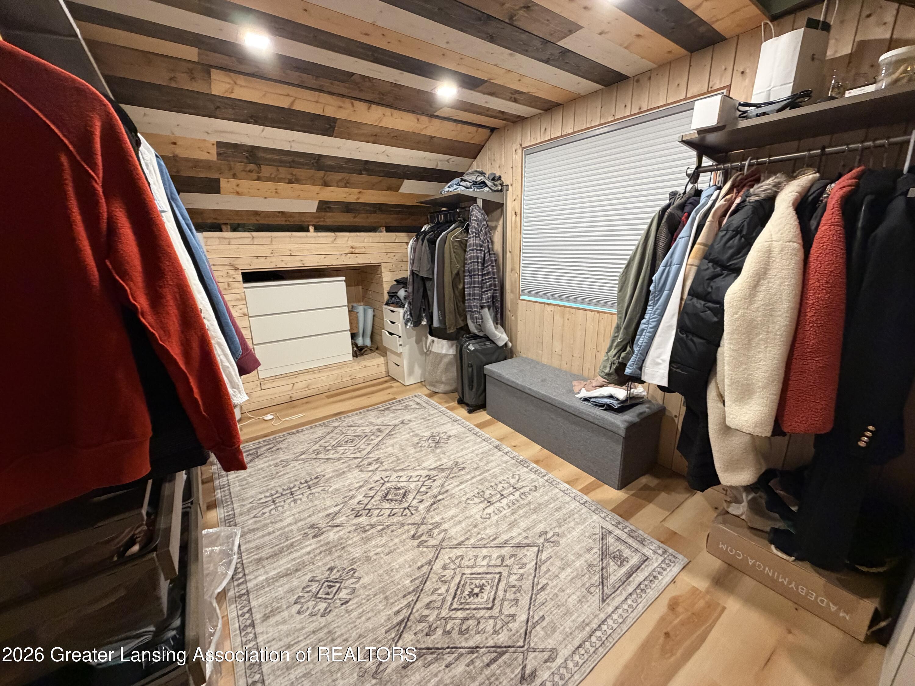 5429 South Waverly Road Lansing, MI 48911 - Photo 24 of 39 IMG_3003