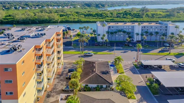 $2,900 | 18316 Gulf Boulevard, Redington Shores, FL 33708