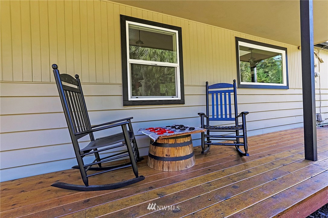 6598 East Chester Road Port Orchard, WA 98366 - Photo 2 of 25 Gallery Image 2