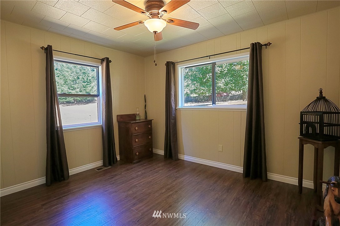 6598 East Chester Road Port Orchard, WA 98366 - Photo 12 of 25 Gallery Image 12