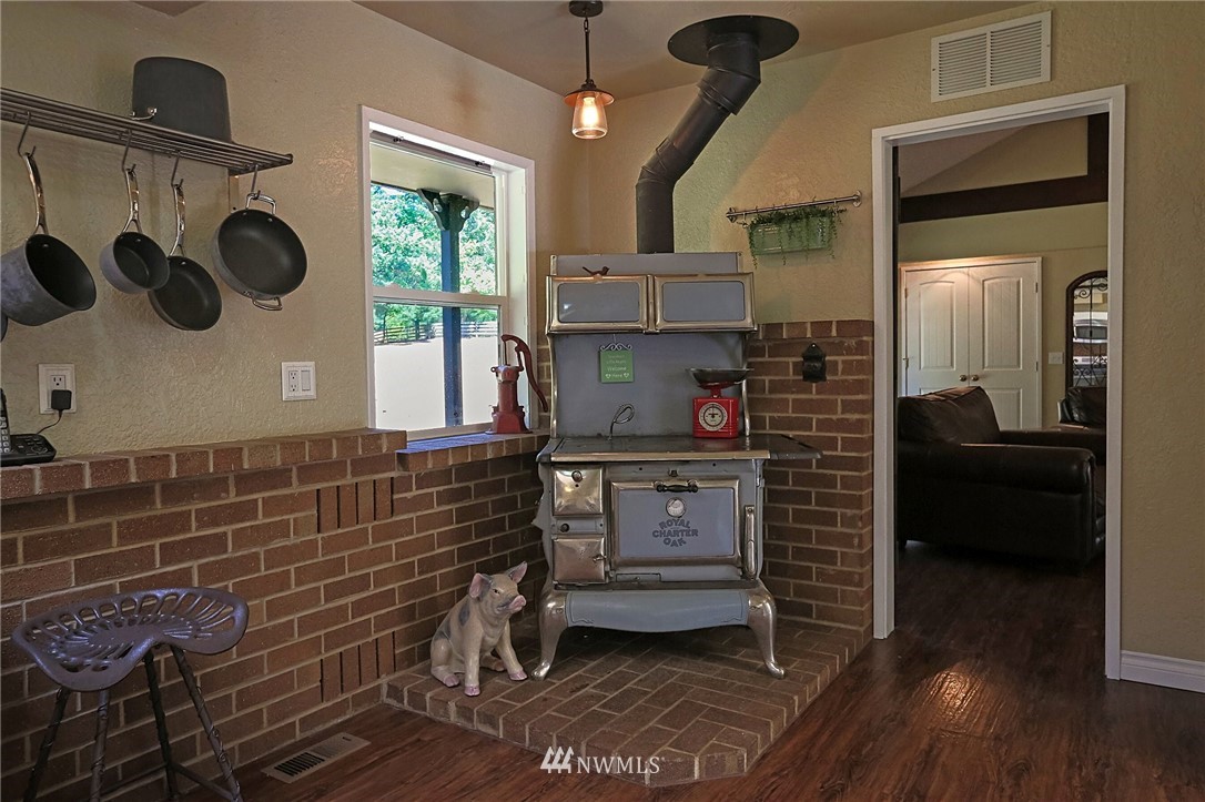 6598 East Chester Road Port Orchard, WA 98366 - Photo 14 of 25 Gallery Image 14