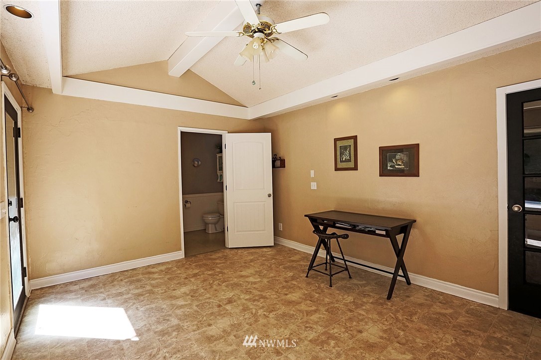 6598 East Chester Road Port Orchard, WA 98366 - Photo 16 of 25 Gallery Image 16