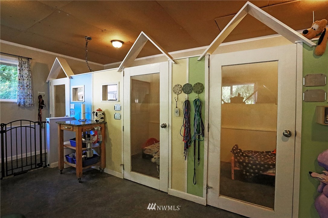 6598 East Chester Road Port Orchard, WA 98366 - Photo 23 of 25 Gallery Image 23