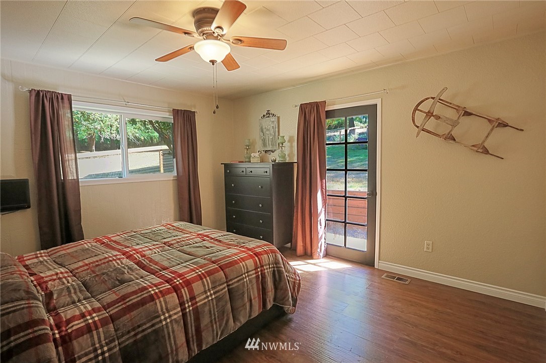 6598 East Chester Road Port Orchard, WA 98366 - Photo 8 of 25 Gallery Image 8