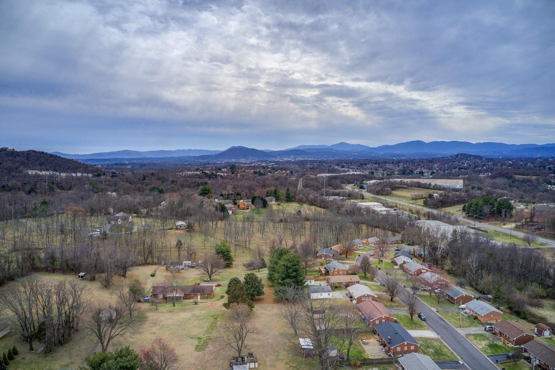 1316 Beaumont Road Roanoke, VA 24019 - Photo 9 of 45 009-341146-21-1316 Beaumont Rd-5-7_86794