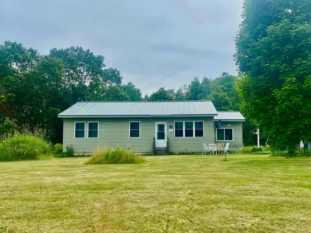 $180,000 | 1810 Route 102 Canaan Vt 05903, Canaan, VT 05903