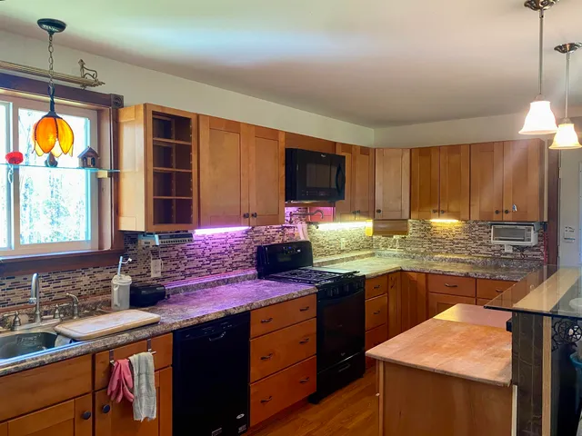 $180,000 | 1810 Route 102 Canaan Vt 05903, Canaan, VT 05903