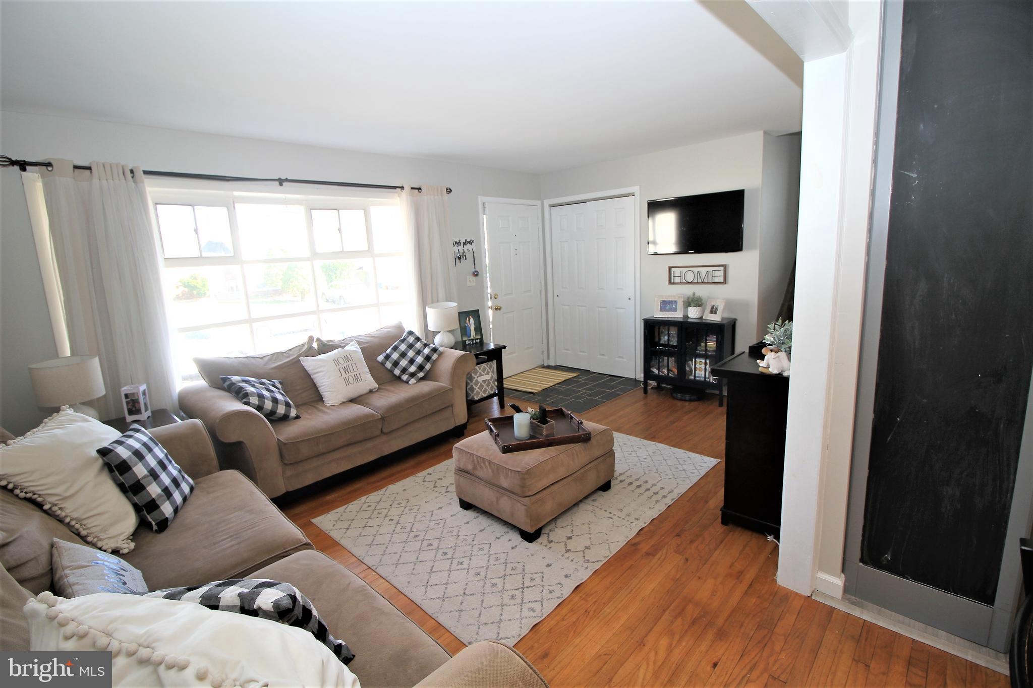 27 Valley View Road Hamilton, NJ 08620 - Photo 6 of 27 Gallery Image 6