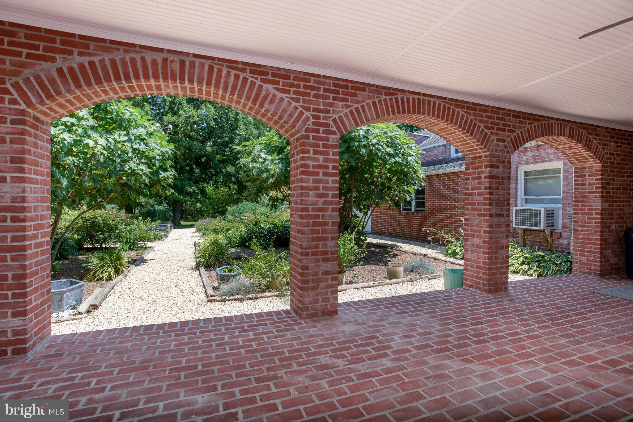 24718 Beverly Road St. Michaels, MD 21663 - Photo 20 of 49 Breezeway to garage