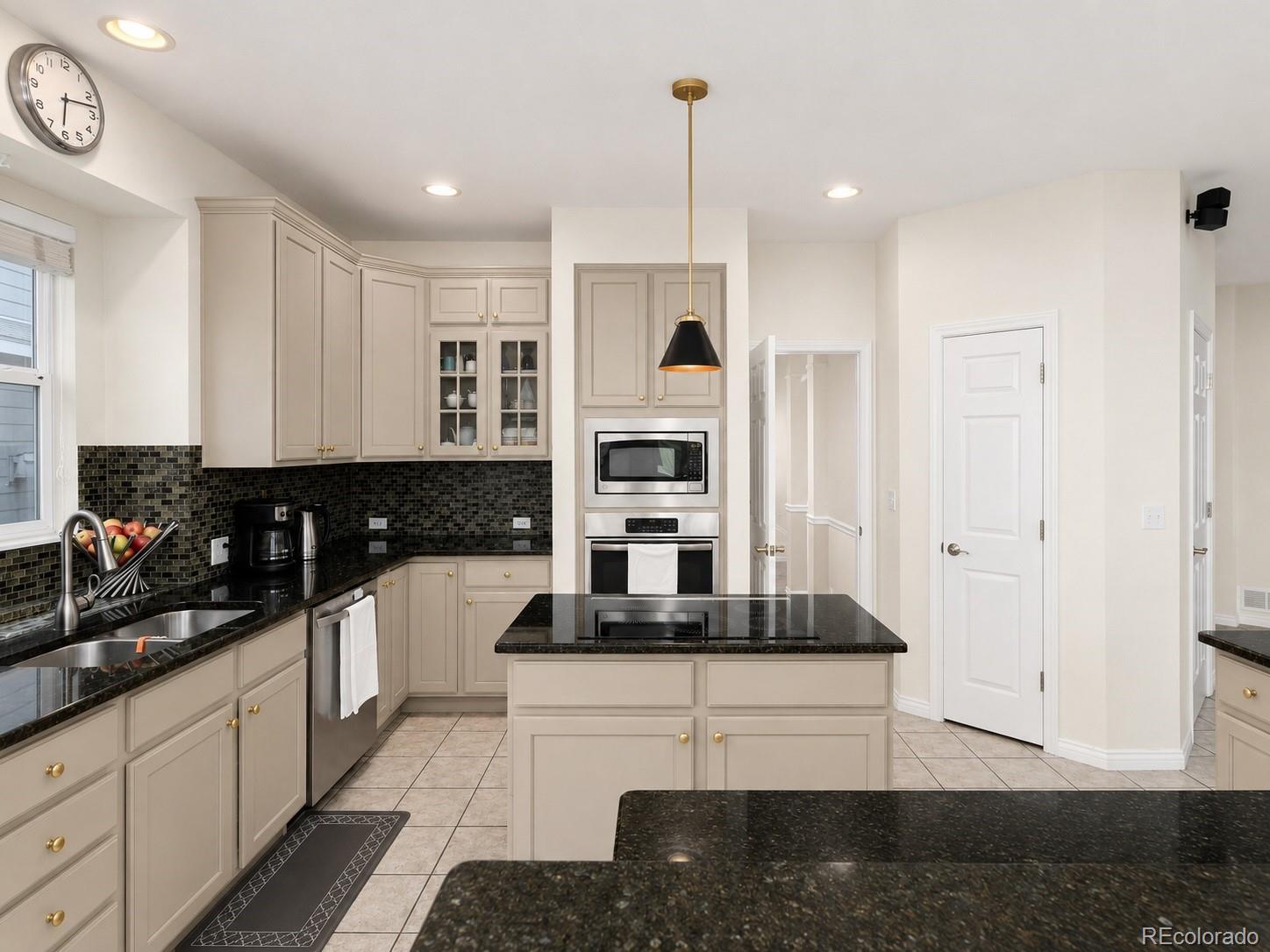9798 Sylvestor Road Highlands Ranch, CO 80129 - Photo 10 of 49