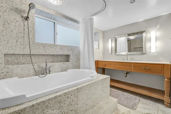 $8,500 | 2740 Highland Way, Laguna Beach, CA 92651