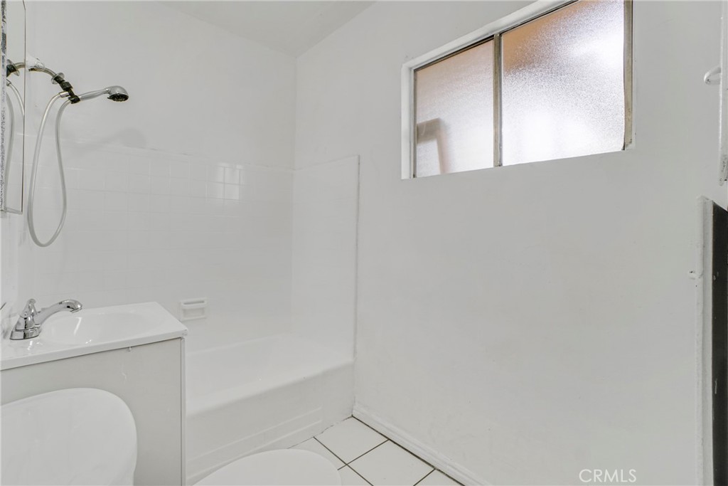 904 South Bullis Road Compton, CA 90221 - Photo 10 of 20 Gallery Image 10