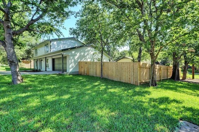 $735,000 | 2704 Loyola Lane, Austin, TX 78723