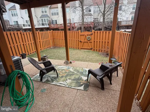 $734,977 | 7502 Shirley Hunter Way, Alexandria, VA 22315