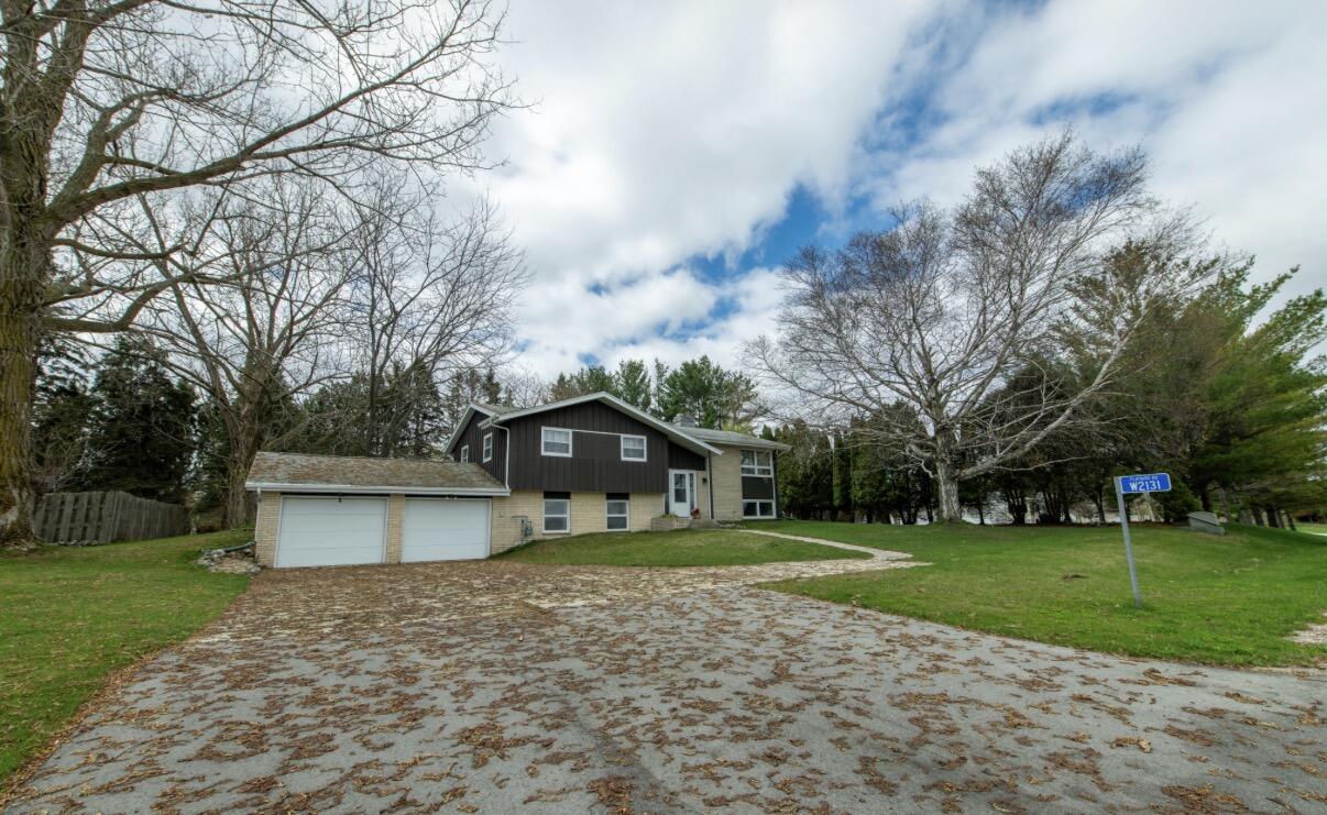 W2131 Playbird Road Sheboygan, WI 53083 - Photo 3 of 27 IMG_1906