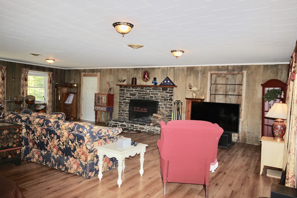 63 Mashapaug Road Holland, MA 01521 - Photo 11 of 29
