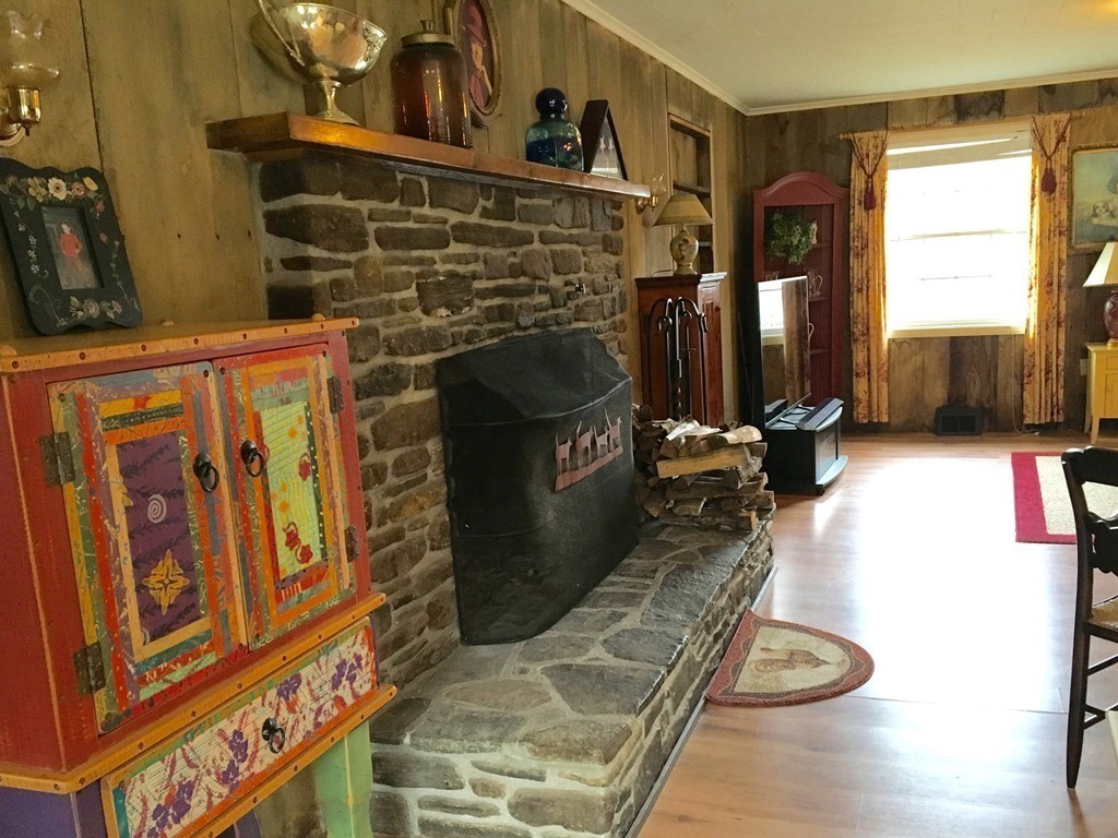 63 Mashapaug Road Holland, MA 01521 - Photo 4 of 29