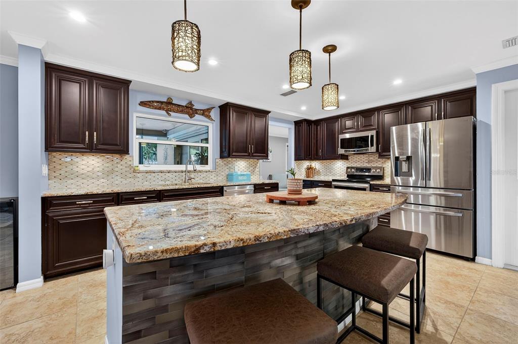 13233 88th Avenue Seminole, FL 33776 - Photo 15 of 38