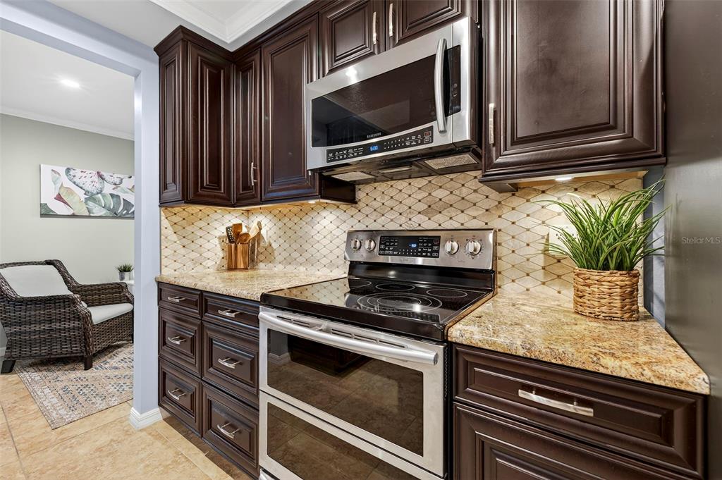 13233 88th Avenue Seminole, FL 33776 - Photo 16 of 38