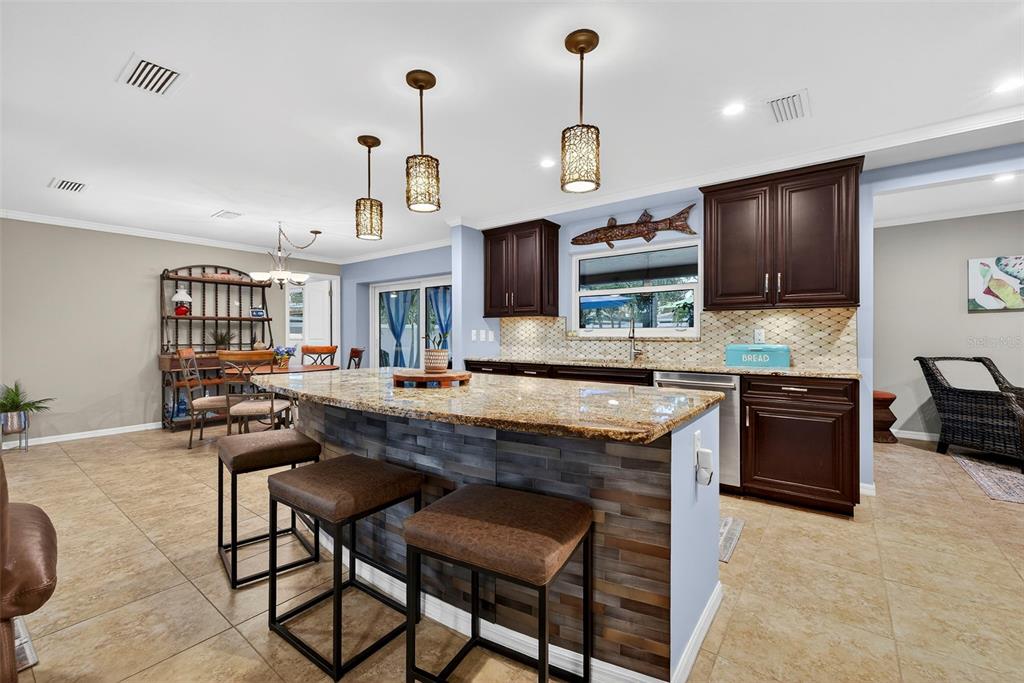 13233 88th Avenue Seminole, FL 33776 - Photo 17 of 38