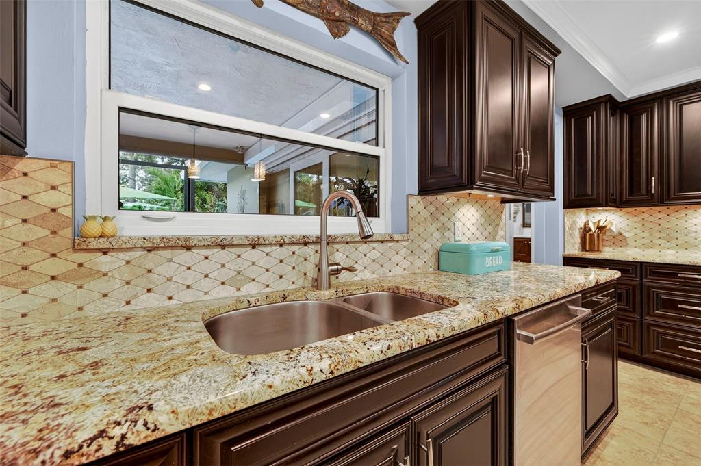 13233 88th Avenue Seminole, FL 33776 - Photo 18 of 38